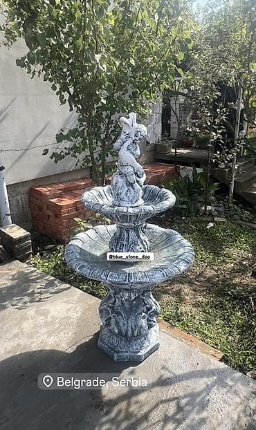 jagode u buretu: Vrtna fontana sa figurom – dvostepena, dekorativna - Materijal — 2