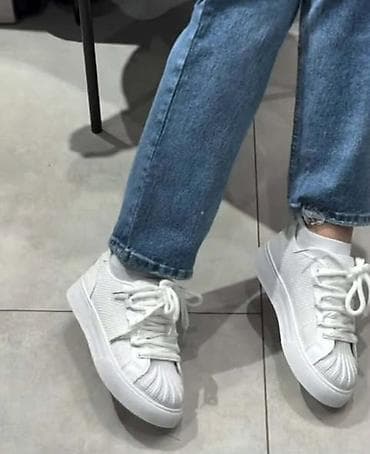 Ugg obuća: 36-40
2200 din 
sdpt — 3