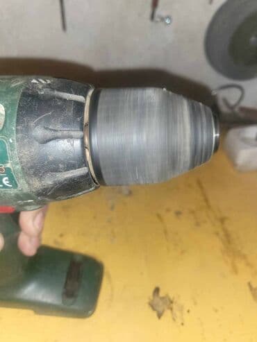 mala oska na cirkular: Ispravna busilica probao sam na adapter sve radi na njemu nema — 5