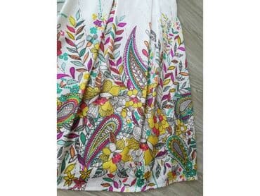 Women's Clothing: Elegantna bela haljina od satena sa cvetnom bordurom. Šivena, odgovara — 4