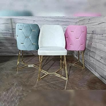 Donji delovi trenerke: Barske/dining stolice sa zlatnim metalnim nogama i mekanim — 9