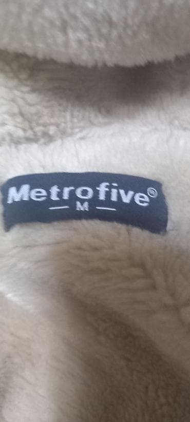 Kape i aksesoari: Ženska zimska parka – Metrofive, veličina M nosena par puta skoro ko — 4