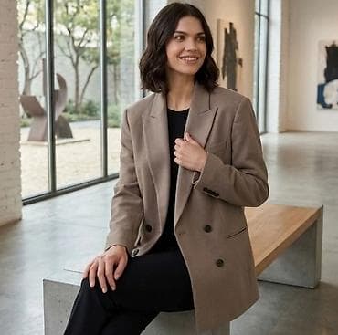 diskvared farmerke: Ženski blejzer – klasičan kroj, dvoredno kopčanje - Boja: neutralna — 1