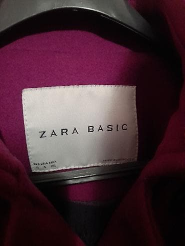 Ženski kratak kaput u boji fuksije, idealan za prelazne periode. Kaput