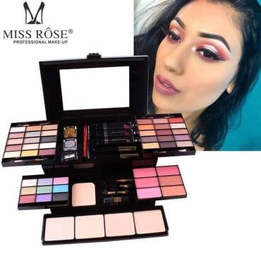 max factor puder 3 u 1 lilly: Cena 3200 din Set za šminkanje Miss Rose sadrži: Senka u 39 boja 6 — 1