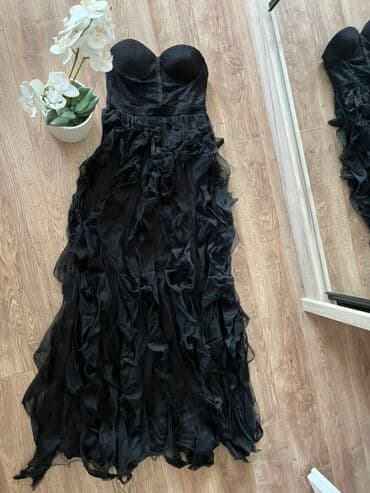 h m crop top: Elegantna crna večernja haljina - Kroj: duga haljina sa korset — 1