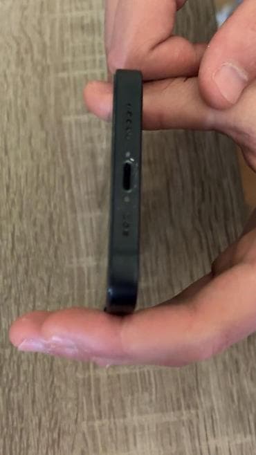 signalizacija na autu: IPhone 12 – 6.1" Super Retina XDR - Ekran: 6.1" OLED Super Retina — 1
