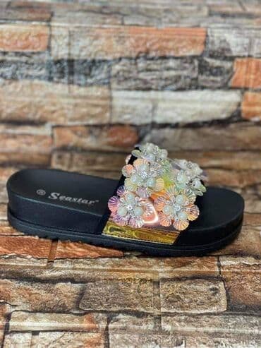 dsquared2 papuce: 36-40
1500din — 6