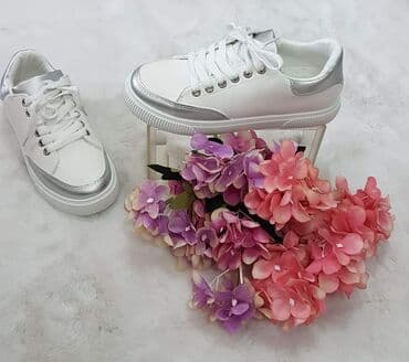 planeta asics patike: 36-41
2000 — 8