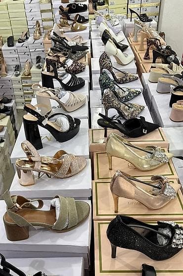 Ženska obuća – elegantne sandale i salonke - Veliki izbor modela za