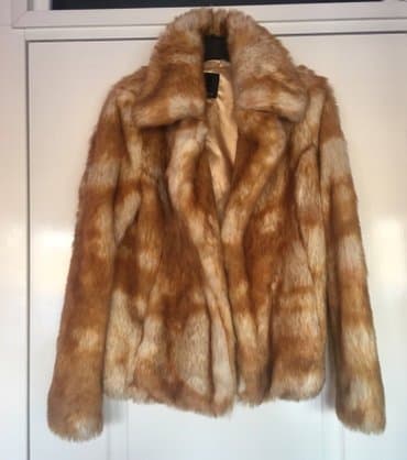 Bunda od vestackog krzna nova na lalafo.rs Bunda od vestackog krzna nova