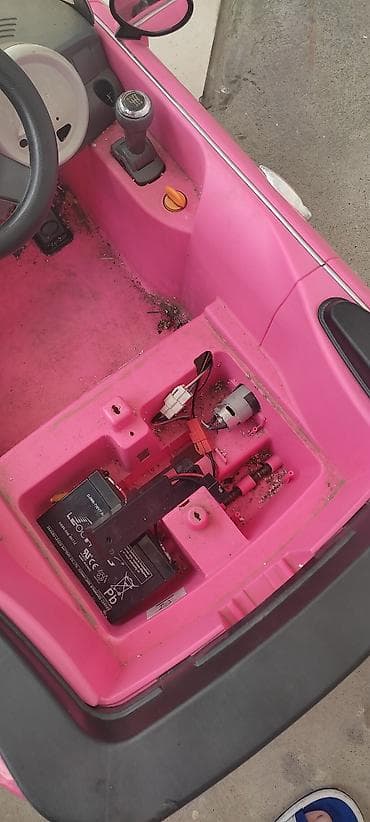 igracka na engleskom: Električni automobil za decu – Mini Cooper, roze boje sa crnim — 6
