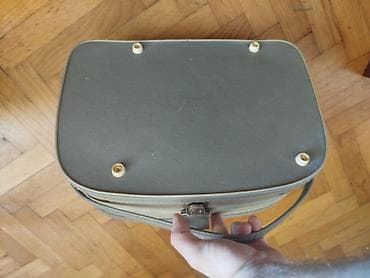 gramofon sa trubom: Stari retro gramofon u koferu vintage Radi ali potenciometri zezaju — 8