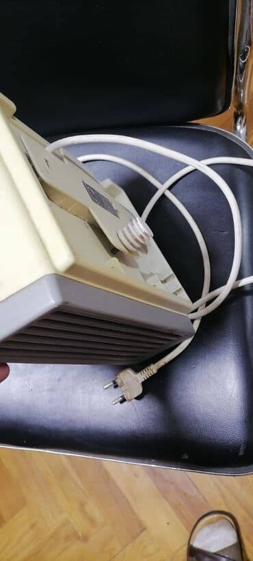 usb grejač šolje: Grejalica AKO 2000w duvaljka. Ispravna
 Mirjevo — 10