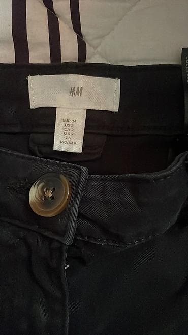 H&M;M ženske crne pantalone – klasičan kroj - Brend: H&M -
