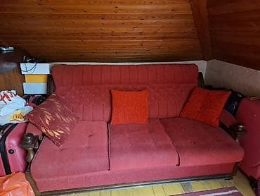 drvene komode polovne: Trodeleni set za dnevnu sobu – trosed i 2 fotelje u bordo/crvenoj boji — 1