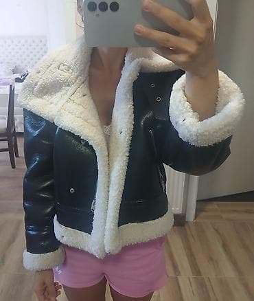 mini boots cizme: Ženska zimska jakna Pull&Bear, model sa veštačkim krznom — 1