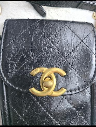 zara aksesoari: CHANEL Make up. Mala crna torbica preko ramena za mobilni i sitnice — 1