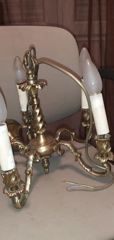 krevet sa ormarom ispod: Chandelier, Used — 1