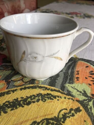 nove doncafe solje: Od finog starog porcelana dve tacne bez šoljica, jedna šoljica sa — 16