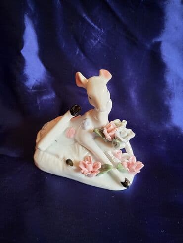 porcelanske solje za caj: Porcelanska vintaz,nova figura lane. Figura lane,nova,cvetovi bez — 2
