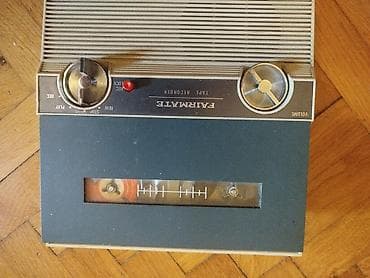 doxa stari satovi: Stari retro mali magnetofon Pustio sami culo se sa trake ali kad sam — 4