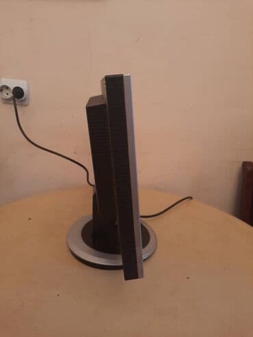monitor belinea: LCD LG monitor za desktop racunar, kompjuter.
Ispravan.
Bez kablova — 7