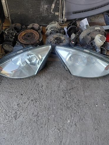 Farovi za Ford Fokus 2002 restajling u odlicnom stanju, komplet sa