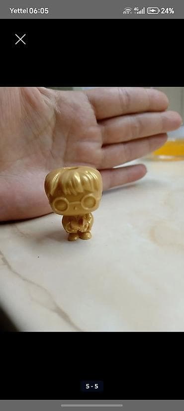 zlatni harry potter na prodaju: Gold Harry Potter sa oznakom VT401 iz 2023-e. Kinder joy. Pogledajte — 6