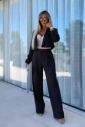 Trenerke: Naslov: Komplet odelo Cena:3300 din Opis: Elegantni ženski komplet — 6