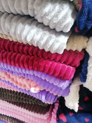 Figure: 150x200, novo 2300 din
200x200,novo 2700 — 1