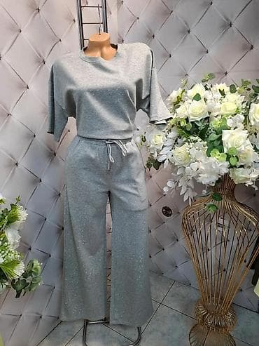 bodi s: Damski komplet – bluza i pantalone sa štras detaljima - Dvodijelni — 10
