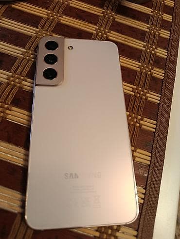 Samsung: Samsung Galaxy S22(serija S22) - Ekran: 6.2" Dynamic AMOLED 2X, ravni — 2