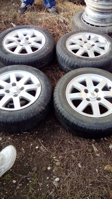 presvlake za auto: Alu felne 14 ford,audi,peuget sa gumama,,,raspon rupa 4x108., — 2