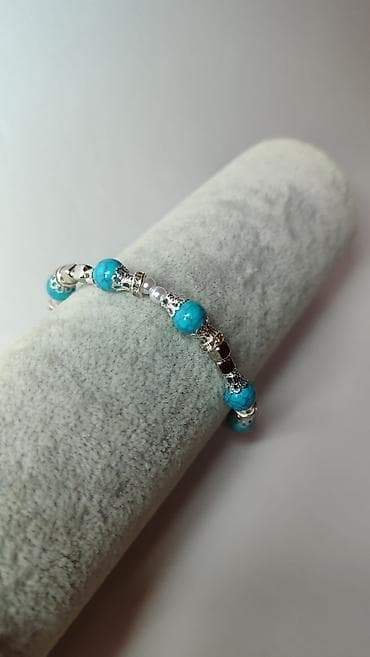 e cigarete beograd: Narukvica s tirkiznim perlama i srebrnim detaljima - Dizajn — 2