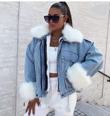 zenske perjane jakne sa prirodnim krznom: Predivna jakna obložena krznom, krzno oko rukava i kragne se skidaju — 2