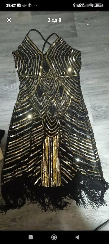 djonovi za patike: - Crna mini haljina sa dugim rukavima, prekrivena sitnim šljokicama — 4