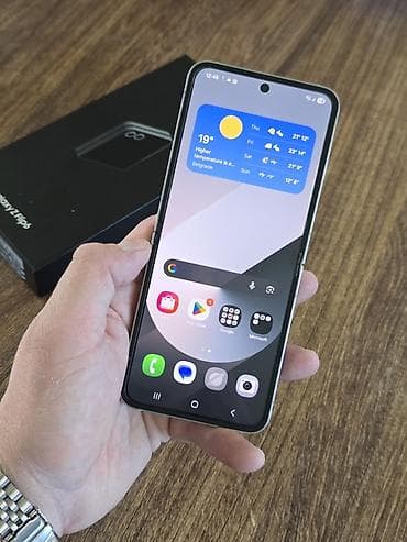 pegla bez pare: Samsung Galaxy Z Flip6 u odlicnom stanju bez ikakvih vidljivih ili — 5