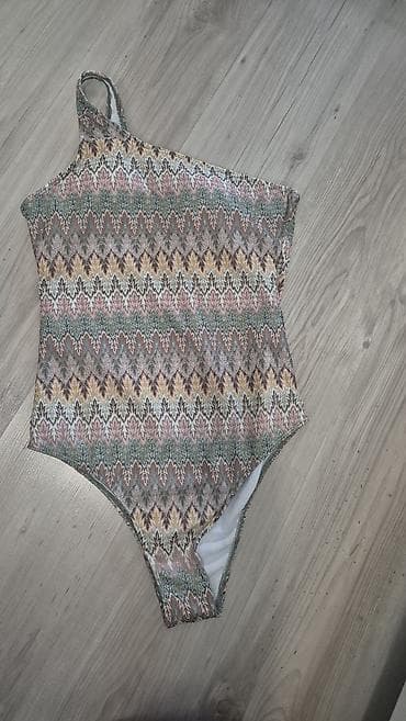 parka s: Bonatti NovJednodelni ženski kupaći kostim na jedno rame. Asimetričan — 1