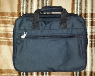 torbe za laptop carpisa: Torba za manji laptop, bez kaiša dimenzije otprilike 37x29 cm, ima 2 — 2