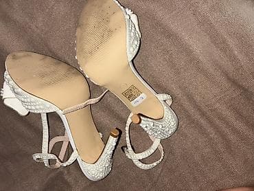 sandale h: Elegantne sandale na štiklu obuvene jednom uz vencanicu — 5