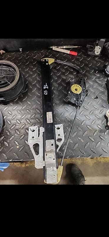 AUDI Q3 ZADNJI LEVI PODIZAC PROZORA 8U0839461 | Audi a1  a3 a4 a5 a6