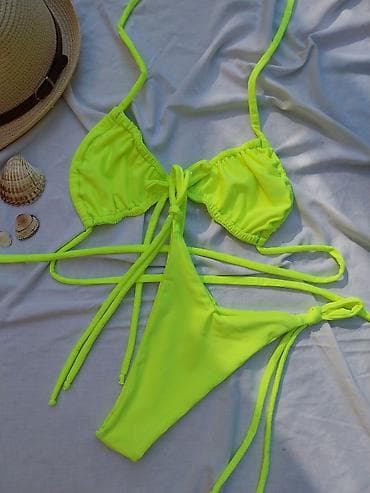 Kape i aksesoari: Neonski bikini set – trodelni dizajn sa podesivim vezivanjem - Model — 2