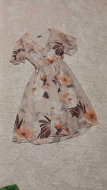 svecane ogrlice: 1) Uska haljina s cvetnim printom u M velicini - Kroj: pencil/silueta — 2