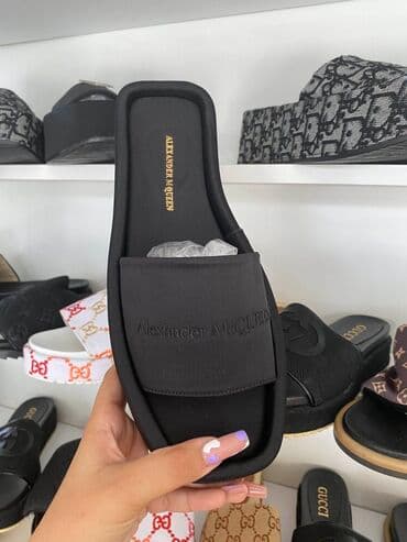 hugo papuce zenske: 36-40
3.700 — 1