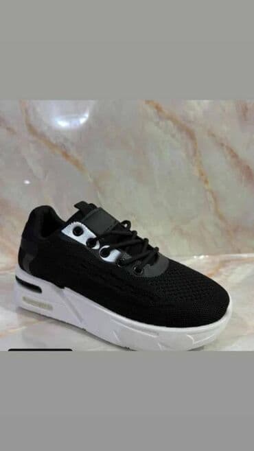 venice patike: Patike 
2300 din 
sdo — 2