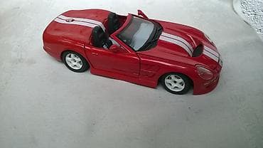 car model 1:43: Burago Shelby Italy,fale obloge vrata,malo ostecene nalepnice,ljulja — 1