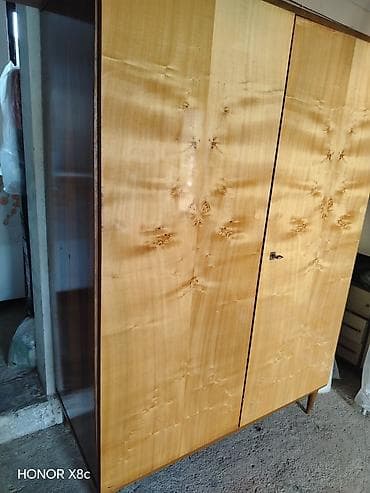 vitrine retro: Retro spavaća soba: - 2 kreveta(bez dišeka), - 2 ormara, - 2 komode — 7