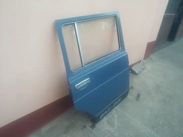 presvlake za prednja sedista: Vrata zadnja desna Lada 2131 Niva. Polovno, ocuano. Skinuto sa — 2
