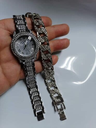 srebrni komplet nakita: Komplet sa satom
Cena:2200din — 8